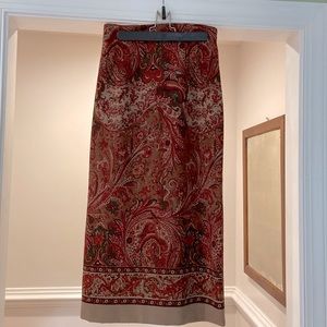 Paisley print A-line skirt with slit At the back of the skirt